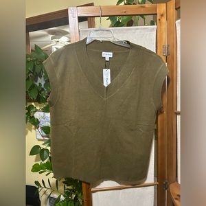 🦋The Drop V Neck Vest